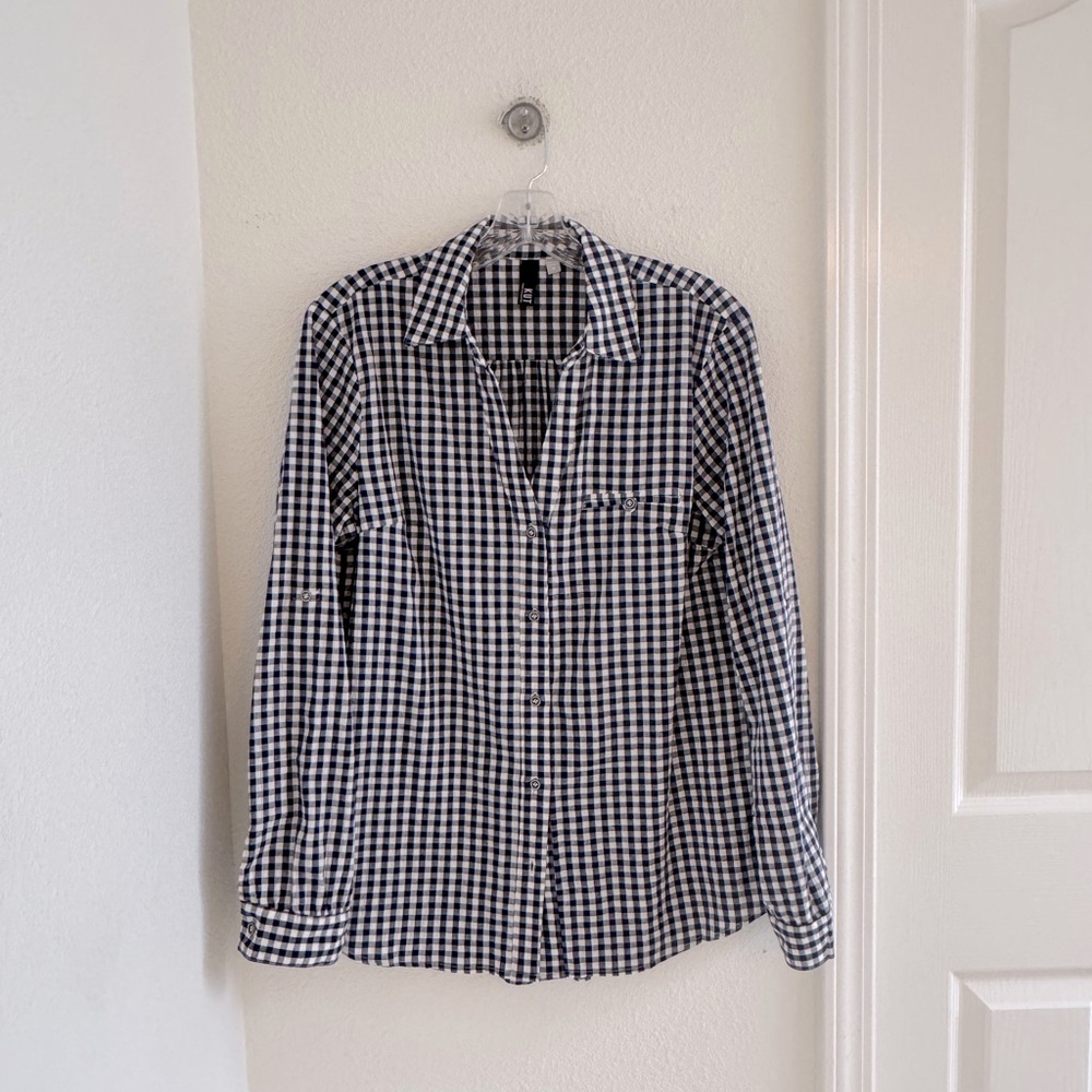 EUC Kut from the Kloth Gingham Button Down Shirt